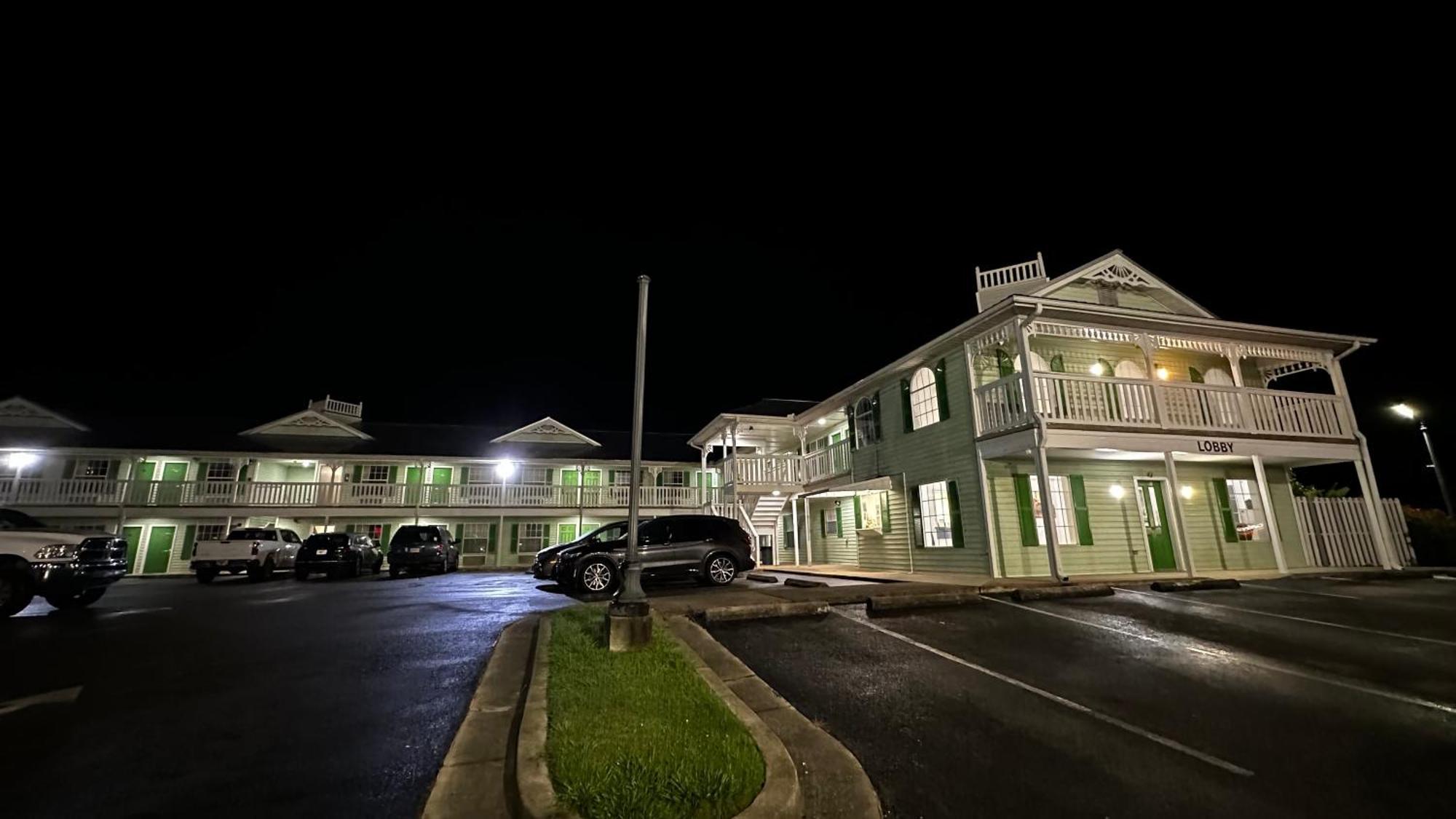Key West Inn - Chatsworth Zewnętrze zdjęcie